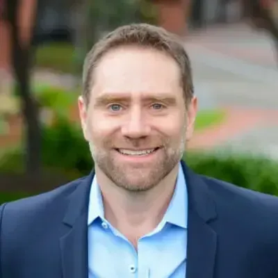 Alex Ford headshot